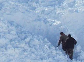 Çığ altında kalan 9 asker öldü