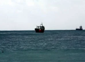 Gemi demir attı, internet kesildi