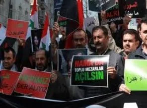 Hama ve Humus katliamları protesto edildi