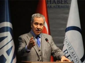 İlk dersi Arınç verdi