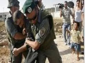 İsrail askerleri, Batı Şeria'daki TV kanalını bastı