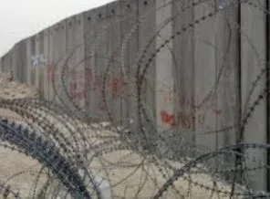 İsrail etrafını duvarlarla çeviriyor