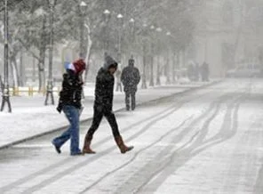 İstanbul'da geceye kadar kar ve tipi