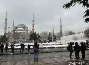 İstanbul'da kar yeniden başladı