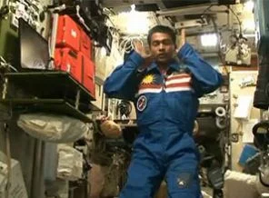 İşte Müslüman astronutun uzaydaki namazı (Video)