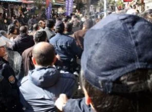 KCK protestosuna 35 gözaltı