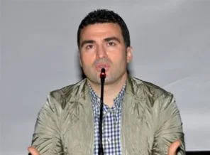 'Namaz kıldığım için kadro dışı bırakıldım'