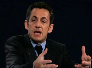 Sarkozy'ye bir darbe daha!
