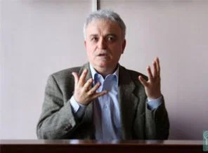 'Şiir dili, hakikata kavuşmak için çalışır'