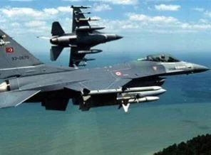 Türk F-16'lardan Rus jetlerine yakın takip