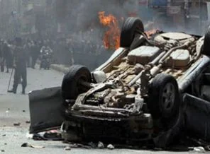 Yemen'de bomba yüklü araçla saldırı: 26 ölü