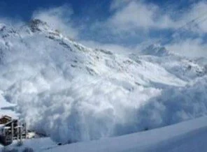 2 köy çığ altında kaldı: 45 kişi kayıp