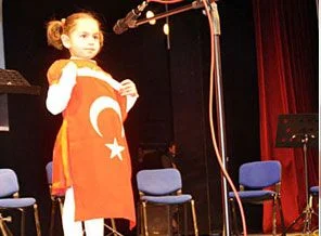 5 yaşındaki Nilay'a ayakta alkış