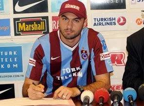 Ada basını yazıyor: Fulham-Burak flörtü