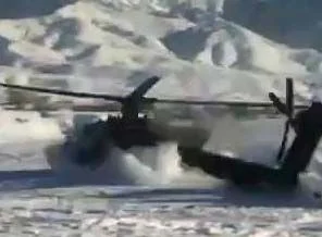 Afganistan'da halikopter böyle düştü (video)