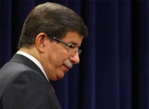 Davutoğlu, Annan ile telefonda Suriye'yi görüştü