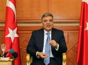 'Eşleri başörtülü insanlar sokağa çıkamıyordu'