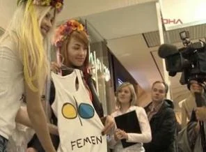 FEMEN kızlarına İstanbul'da gözaltı