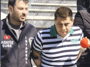 Fuardan 6 kilo altın çalan çete liderini tıraşı ele verdi