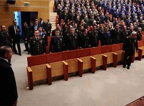 Genç subaylar Erdoğan'ı dinledi