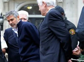 George Clooney gözaltına alındı