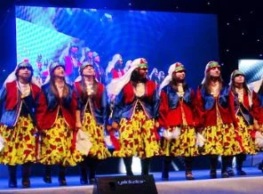 Iraklı öğrenciler Adıyaman'da sahne aldı