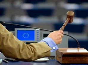 İran'a finansal kelepçe!