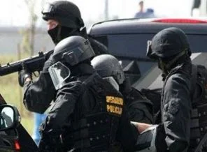 İtalya'da 5 PKK'lıya gözaltı