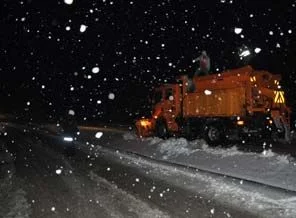 Kar Çanakkale yolunda ulaşımı felç etti