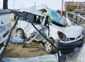 Karısını hastaneye götürürken kazada öldü