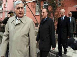 Komutanlardan şehit ailelerine ziyaret