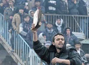 Kur'an yakan 5 askerin kimlikleri tespit edildi