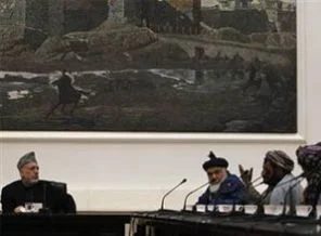 Ölenlerin yakınlarından Karzai'ye sitem