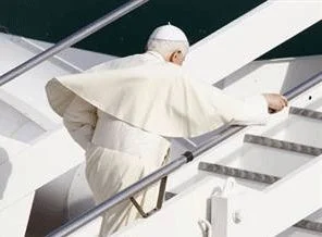 Papa Castro'ya savaş açtı