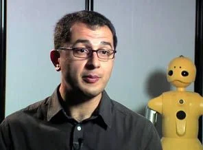 Robotlara 'beden dili' öğretiyor