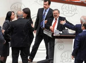TBMM Genel Kurulu'nda gerilim