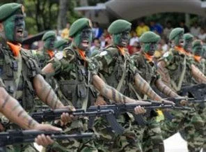 Venezuela, sınırlarına 15 bin asker konuşlandırıyor