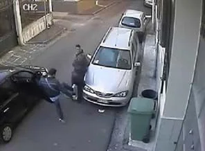 Videodaki kapkaçcıları bulana 2 bin euro (video)
