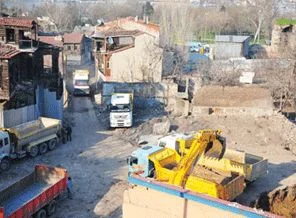 Yarımada'ya kepçelerle operasyon