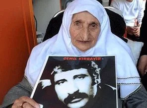 105 yaşında ambulansla geldi; sanıklar gelemedi