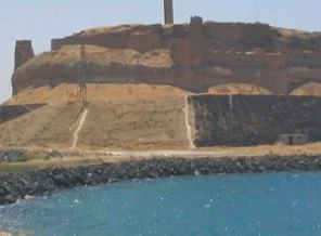 11 asker hâlâ bu kaleyi bekliyor