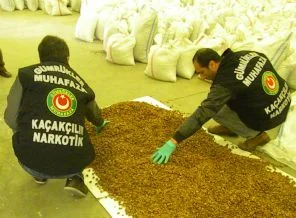14 ton çakıl taşı yakalandı