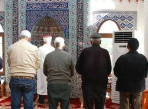 29 yıl yanlış kıbleye durmuşlar