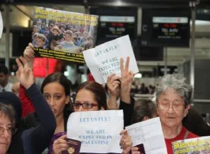 Aktivistler İsrail'i protesto etti