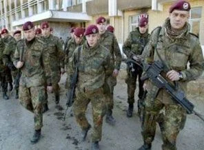 Almanlar demokrasi götürmekten vazgeçiyor!