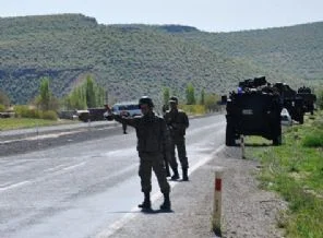 Aynı yolda 3 mayın düzeneği bulundu