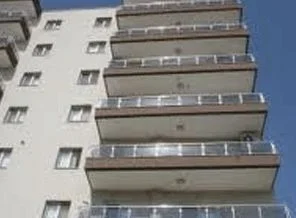 Balkondan düşerek hayatını kaybetti