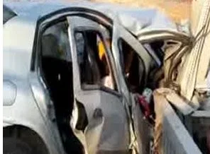 Bariyerlere çarpan otomobilin sürücüsü öldü