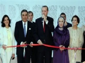 Başbakan, Aydın Doğan'ın açılışına niye gitti?