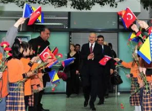 Başörtüsü tartışması aşıldığı için memnunuz